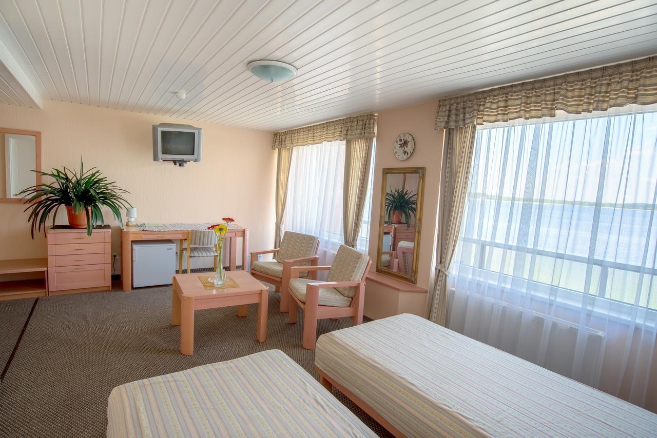Hotel Mezaparks Riga Buitenkant foto