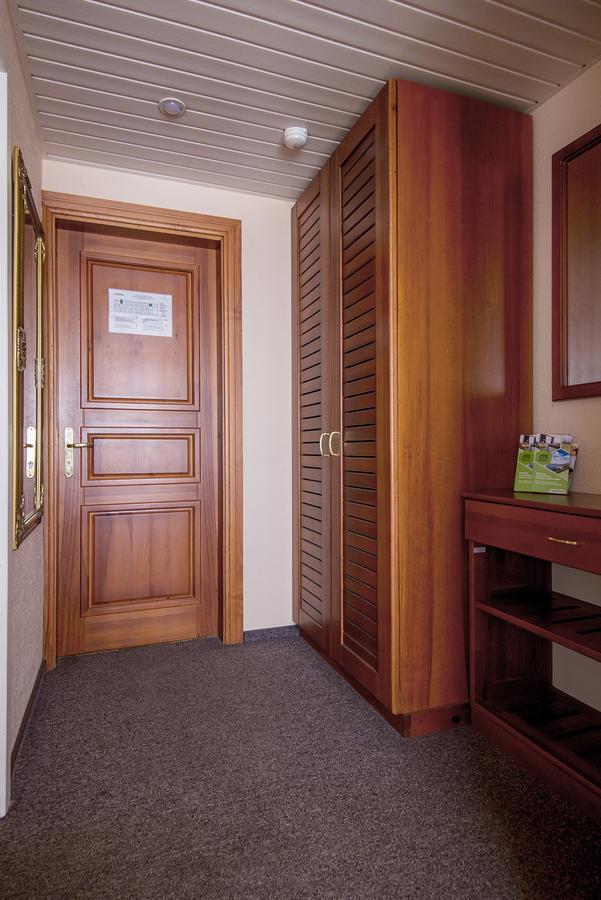 Hotel Mezaparks Riga Buitenkant foto